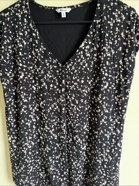Reitmans Black V-Neck Floral Print Tank Top